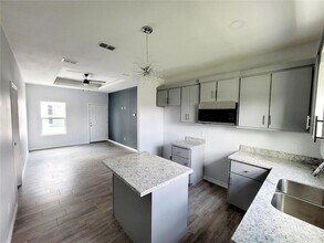 2808 Rosemary Dr, Unit 2 in Weslaco, TX - Foto de edificio - Building Photo