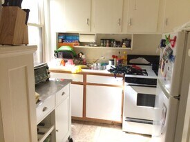 1617 Massachusetts Ave, Unit 1616-4 in Cambridge, MA - Building Photo