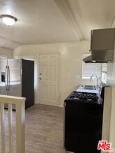 2217 S Hobart Blvd in Los Angeles, CA - Building Photo - Building Photo