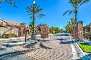 921 Jasmine Parke Dr in Bakersfield, CA - Building Photo