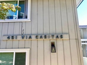 451 Via Casitas in Greenbrae, CA - Foto de edificio - Building Photo