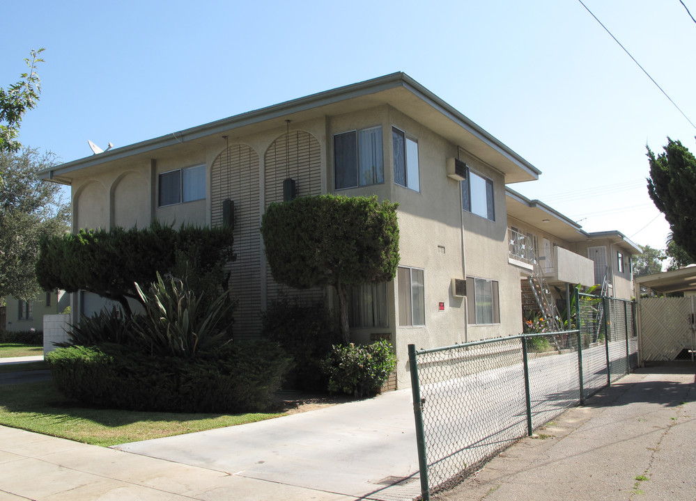 2064 Meridian Ave in South Pasadena, CA - Building Photo