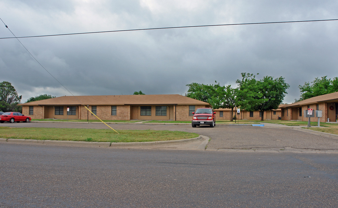 2805 W 4th St in Plainview, TX - Building Photo