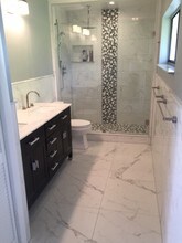 1012 Pine Dr in Pompano Beach, FL - Foto de edificio - Interior Photo