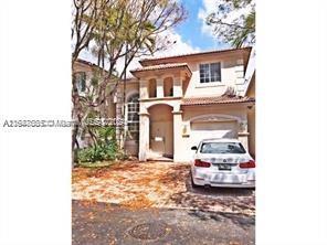 7371 NW 111th Pl in Doral, FL - Building Photo