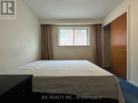 135 Estelle Ave in Toronto, ON - Building Photo