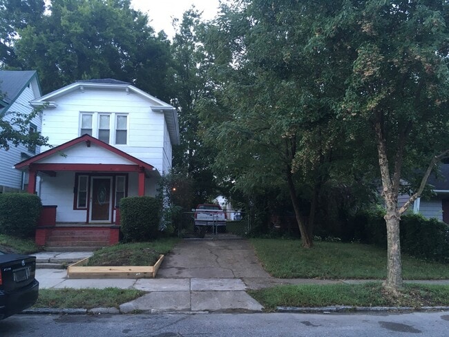 827 W 37th St in Norfolk, VA - Building Photo - Building Photo