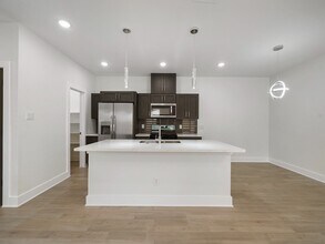 8122 Double in Houston, TX - Building Photo - Building Photo
