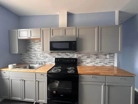 317 S 52nd St in Philadelphia, PA - Building Photo