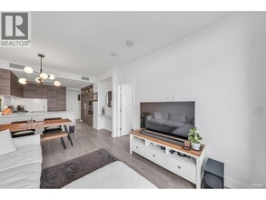 7358 Edmonds St in Burnaby, BC - Building Photo - Building Photo