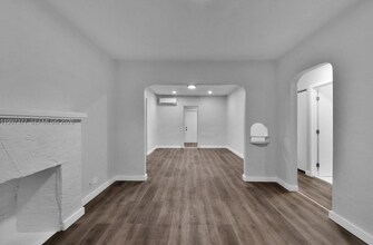 547 NW 49th St in Miami, FL - Building Photo - Building Photo