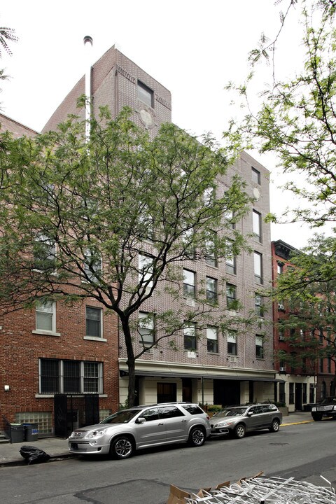 79 E Second St in New York, NY - Building Photo