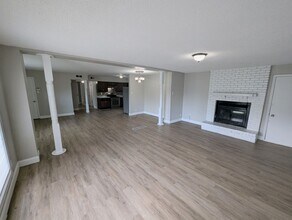 1027 Farmview Dr in St. Louis, MO - Building Photo - Building Photo
