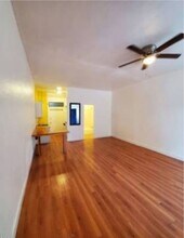 101 Dudley Ave in Venice, CA - Foto de edificio - Building Photo