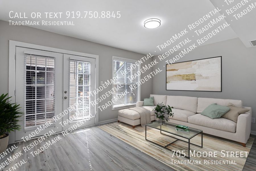 705 S Moore St in Clayton, NC - Building Photo