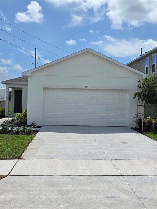 503 Wayland Dr in Haines City, FL - Foto de edificio