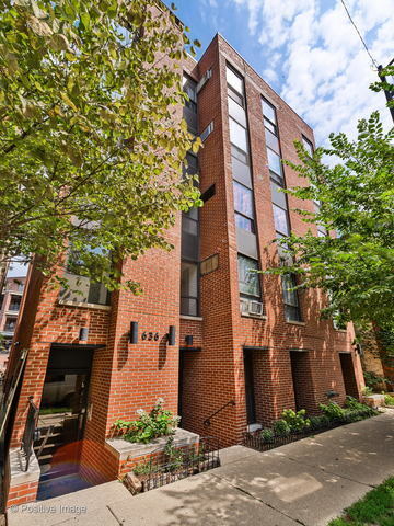 property at 636 W Webster Ave