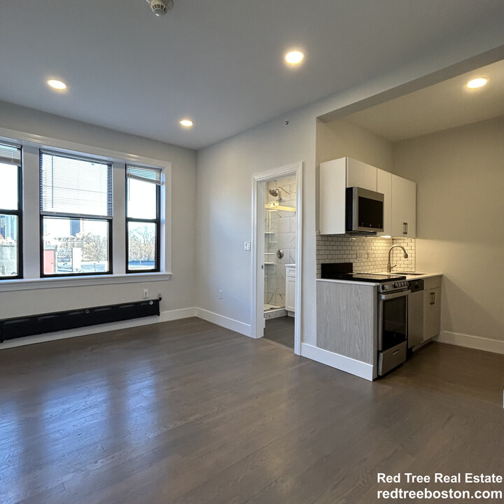 11 Queensberry St, Unit 40 in Boston, MA - Building Photo