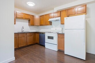 Amantea Tower in Calgary, AB - Building Photo - Interior Photo