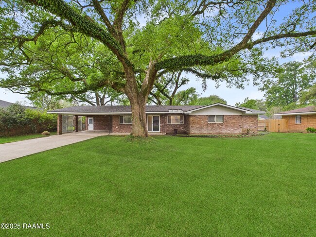 216 Brentwood Blvd