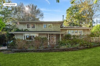 495 7 Ponds Towd Rd in Water Mill, NY - Building Photo - Building Photo