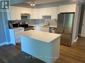 7 Clarendon Ave in St Catharines, ON - Building Photo