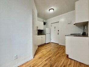 401 E 68th St, Unit 6D in New York, NY - Building Photo - Building Photo