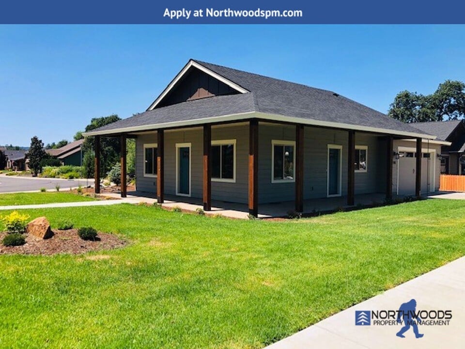 190 Birch Wood in Eagle Point, OR - Building Photo
