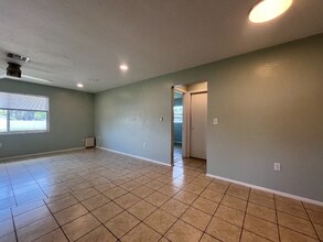 2507 Terry Ln in Sarasota, FL - Building Photo - Building Photo