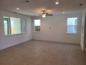 118 Vince St in Tracy, CA - Building Photo - Building Photo