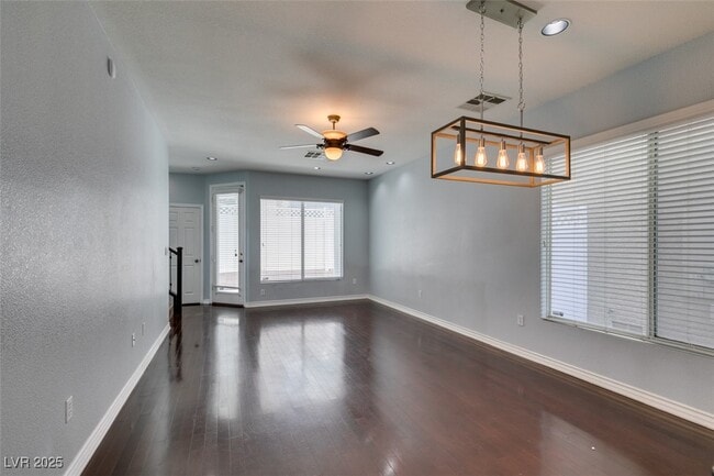 8233 Shaded Arbors St in Las Vegas, NV - Building Photo - Building Photo