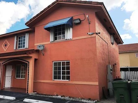 3284 W 70th St in Hialeah, FL - Building Photo