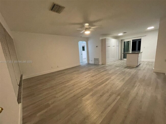 4536 SW 24th Ave in Fort Lauderdale, FL - Building Photo - Building Photo