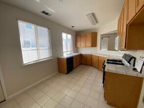 5273 Trophy Dr in Fairfield, CA - Building Photo - Building Photo