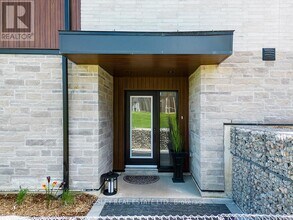 117 Sladden Ct in Blue Mountains, ON - Building Photo - Building Photo