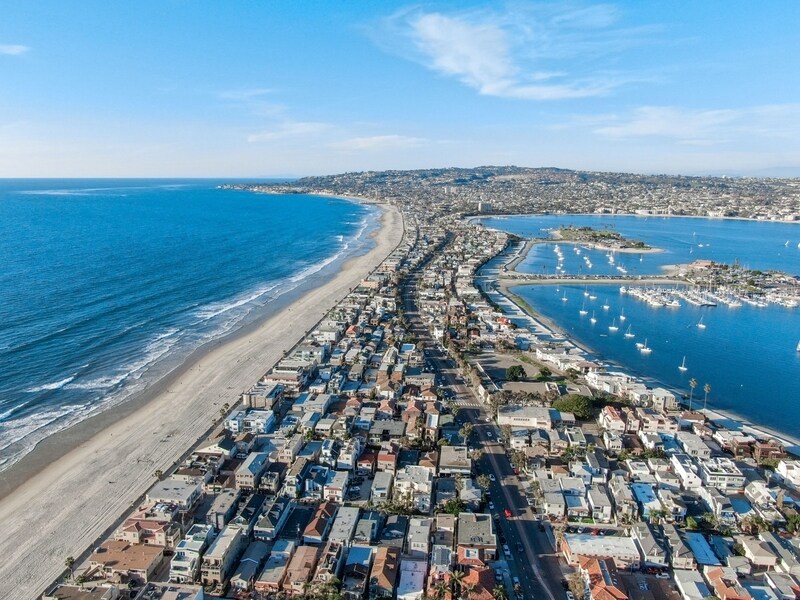 718 Queenstown Ct in San Diego, CA - Building Photo