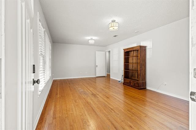 2711 Santa Cruz Dr in Dallas, TX - Building Photo - Building Photo