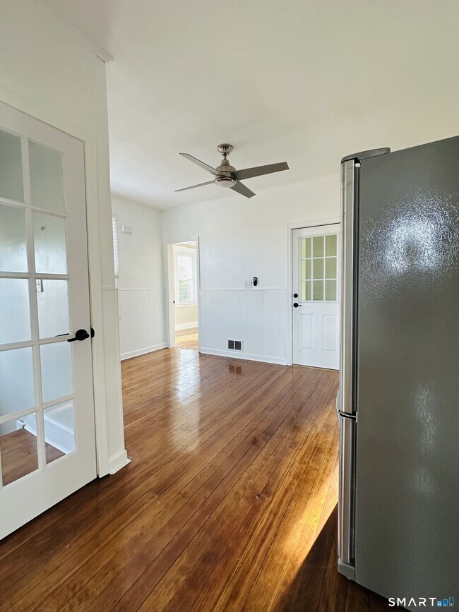 67 Burke St in Hamden, CT - Building Photo - Building Photo