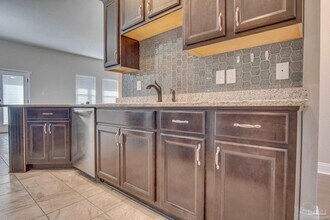 8809 Bellawood Cir, Unit 212 in Pensacola, FL - Foto de edificio - Building Photo