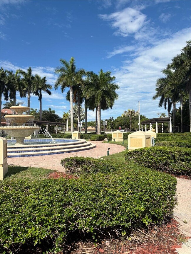 13732 SW 116th Terrace in Miami, FL - Building Photo - Building Photo