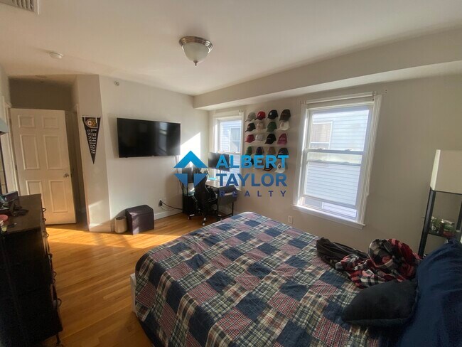 10 Homer St, Unit 3