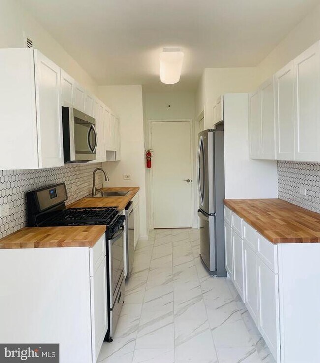2801 New Mexico Ave NW in Washington, DC - Building Photo - Building Photo