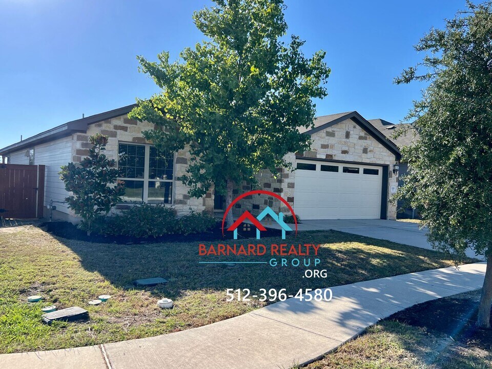 120 Gray Wolf Dr in San Marcos, TX - Foto de edificio