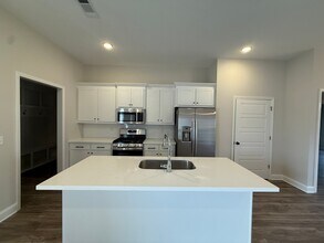 132 Madisonville Dr in Canton, MS - Building Photo - Building Photo