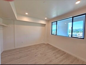 The Coronado in Silver Lake, CA - Foto de edificio - Building Photo