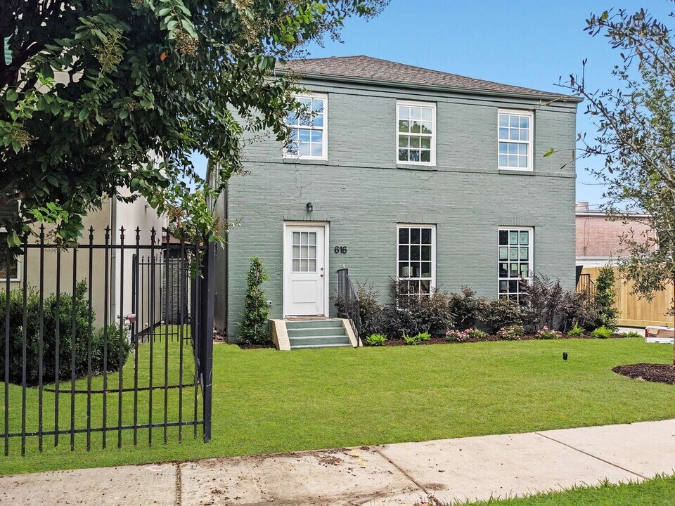 618 Branard St, Unit 1 in Houston, TX - Building Photo