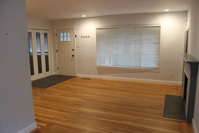 2166 Karren St in Concord, CA - Building Photo - Building Photo