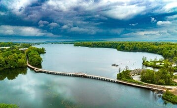 Lake Pointe Village in Traverse City, MI - Building Photo - Building Photo