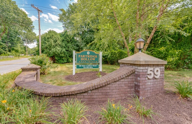 Partridge Hollow in Chicopee, MA - Foto de edificio - Building Photo