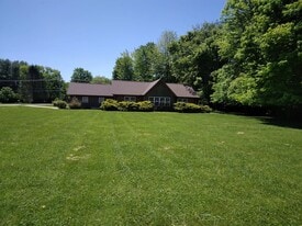6969 Chari Dr in Hillsboro, OH - Building Photo
